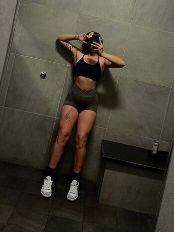Girls in wedgy fitness shorts page leaked private photo uncensored HD quality