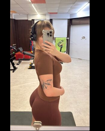 Girls in wedgy fitness shorts page leaked private photo uncensored HD quality