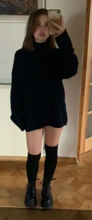 Girls in wedgy fitness shorts leaked private photo uncensored HD quality