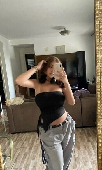 Giulialluz leaked private photo uncensored HD quality