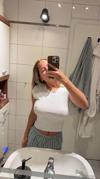 Greatmoongirl  page leaked private photo uncensored HD quality