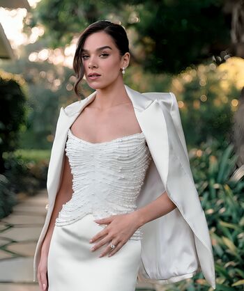 Hailee steinfeld  page leaked private photo uncensored HD quality