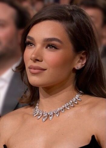 Hailee steinfeld  page leaked private photo uncensored HD quality
