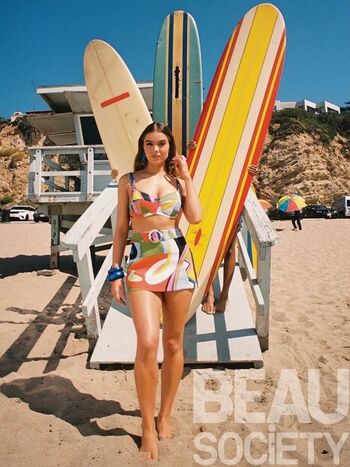 Hailee steinfeld  page leaked private photo uncensored HD quality