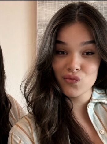 Hailee steinfeld leaked private photo uncensored HD quality