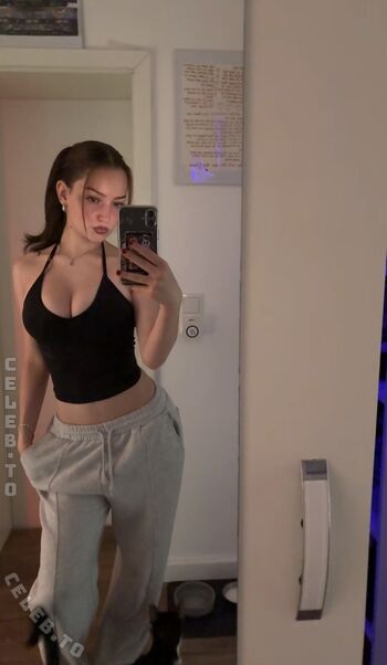 Hannahluisienne page leaked private photo uncensored HD quality