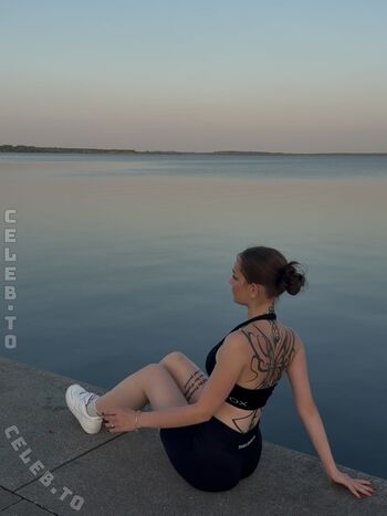 Hannahluisienne leaked private photo uncensored HD quality