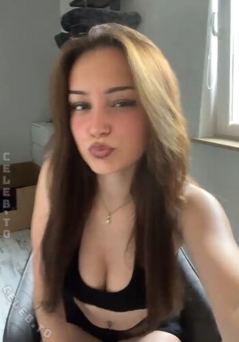 Hannahluisienne leaked private photo uncensored HD quality