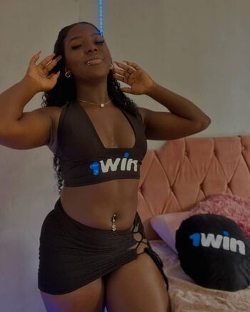 Holly bombom leaked private photo uncensored HD quality