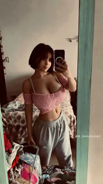 Honeymoongirl leaked private photo uncensored HD quality