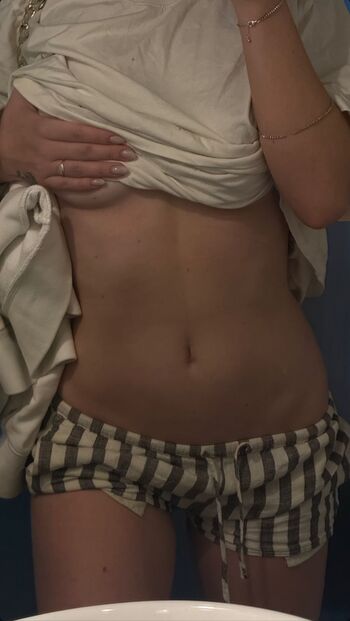 Iamcarlavoicu page leaked private photo uncensored HD quality