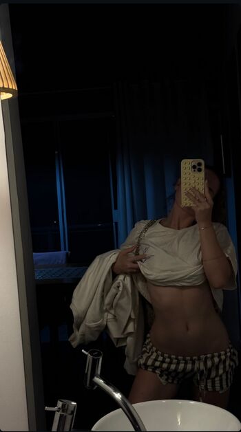 Iamcarlavoicu page leaked private photo uncensored HD quality