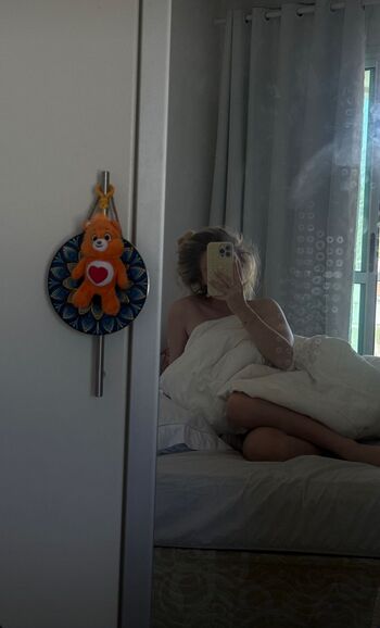 Iamcarlavoicu page leaked private photo uncensored HD quality