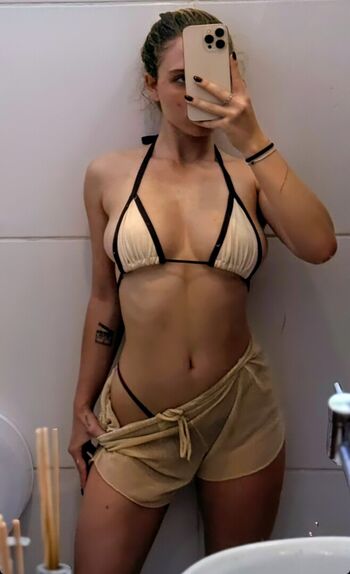 Iamcarlavoicu leaked private photo uncensored HD quality