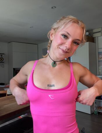 Ilovehercrookedteeth leaked private photo uncensored HD quality