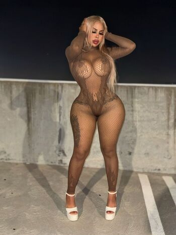 Iluvcinnie page leaked private photo uncensored HD quality