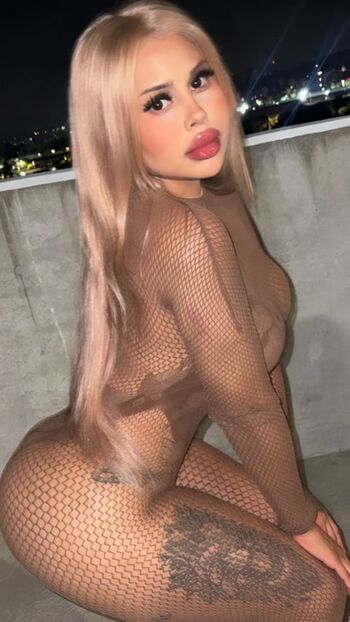 Iluvcinnie page leaked private photo uncensored HD quality