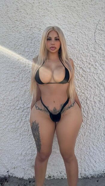 Iluvcinnie leaked private photo uncensored HD quality