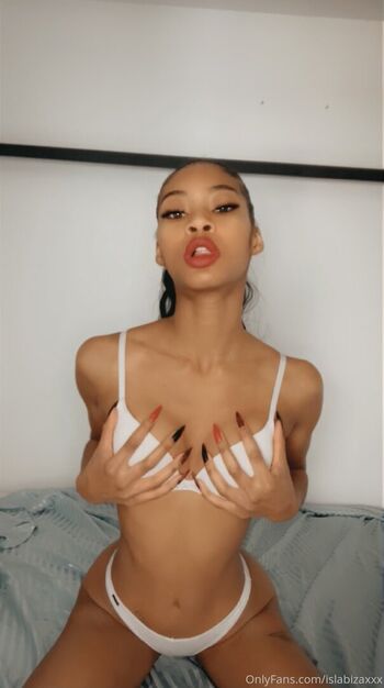 Islabizaxxx page leaked private photo uncensored HD quality