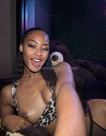 Islabizaxxx page leaked private photo uncensored HD quality