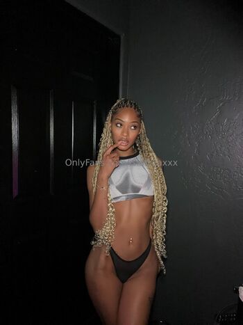 Islabizaxxx leaked private photo uncensored HD quality