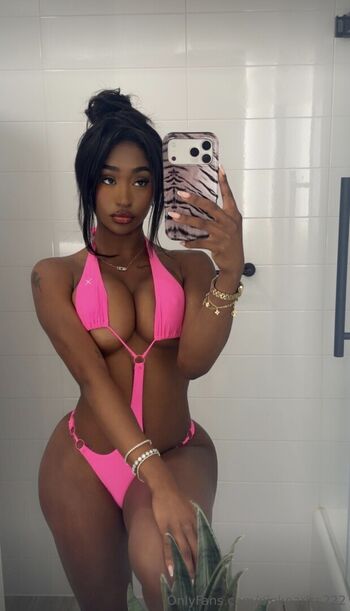 Itstavvi leaked private photo uncensored HD quality