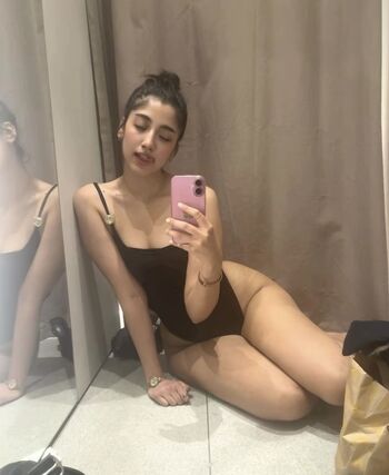 Itzliilaa leaked private photo uncensored HD quality