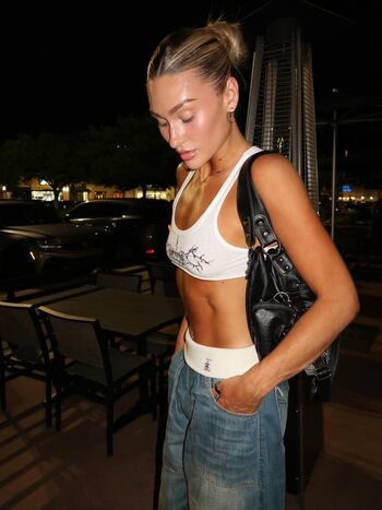 Izzi dame page leaked private photo uncensored HD quality