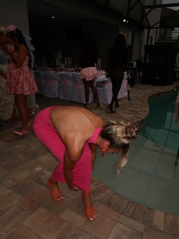 Izzi dame page leaked private photo uncensored HD quality