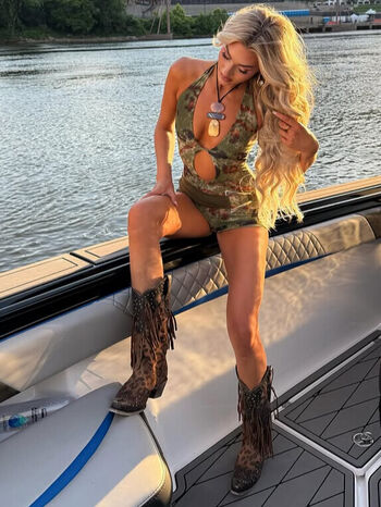 Izzi dame leaked private photo uncensored HD quality