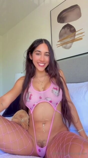 Izzygreen  page leaked private photo uncensored HD quality