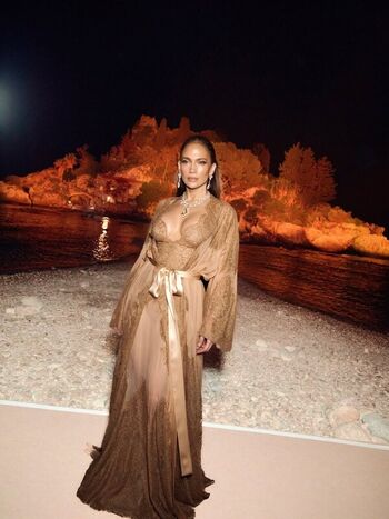 Jennifer lopez  page leaked private photo uncensored HD quality