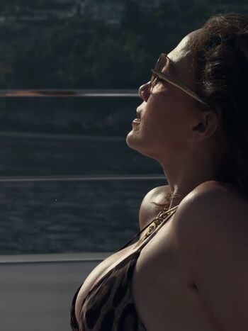 Jennifer lopez  page leaked private photo uncensored HD quality