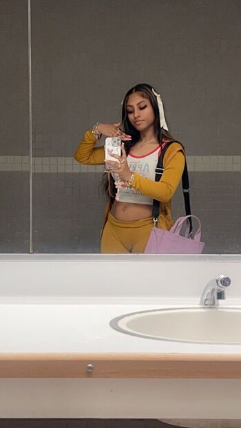 Kadabaylor leaked private photo uncensored HD quality