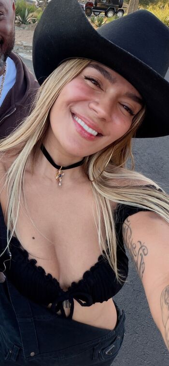 Karol g leaked private photo uncensored HD quality