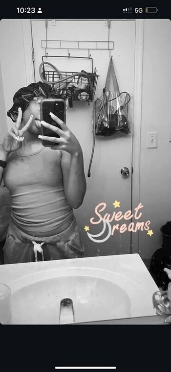 Kellywelly leaked private photo uncensored HD quality