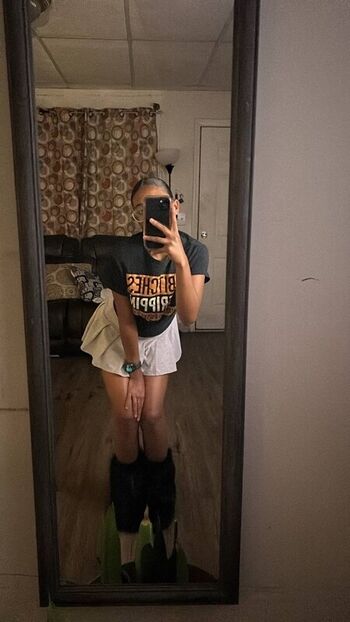 Kellywelly leaked private photo uncensored HD quality