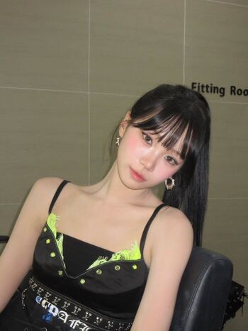 Kim chaewon  page leaked private photo uncensored HD quality