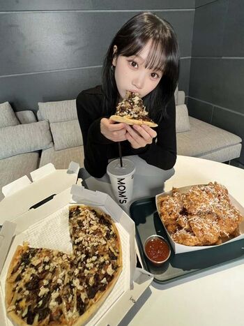 Kim chaewon  page leaked private photo uncensored HD quality