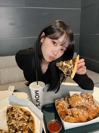 Kim chaewon  page leaked private photo uncensored HD quality