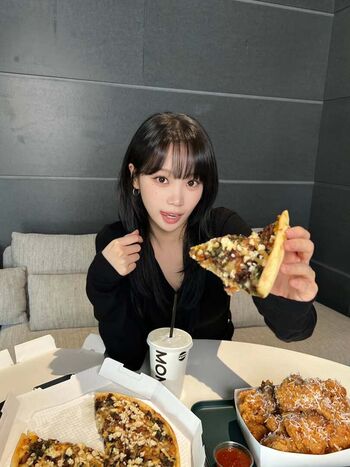 Kim chaewon  page leaked private photo uncensored HD quality