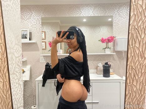 Kira noir leaked private photo uncensored HD quality