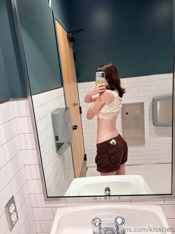 Kisscleo page leaked private photo uncensored HD quality