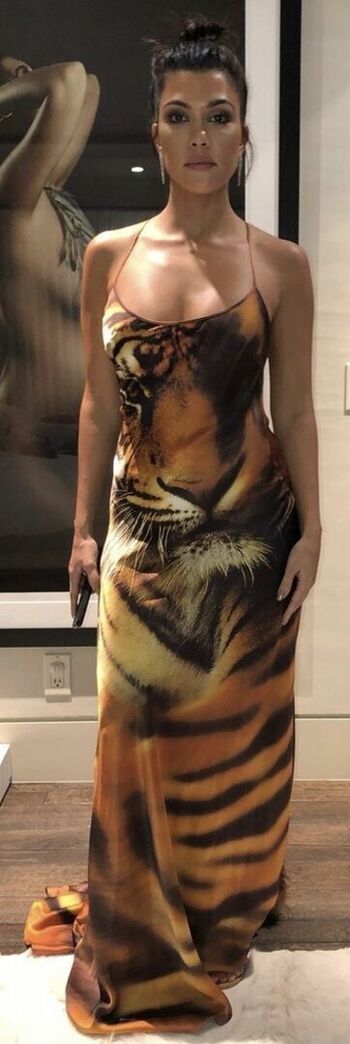 Kourtney kardashian page leaked private photo uncensored HD quality