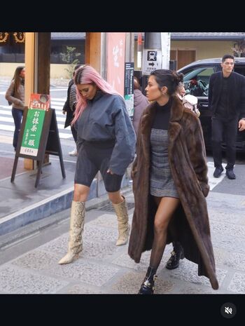 Kourtney kardashian leaked private photo uncensored HD quality
