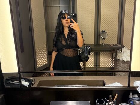 Kourtney kardashian page leaked private photo uncensored HD quality
