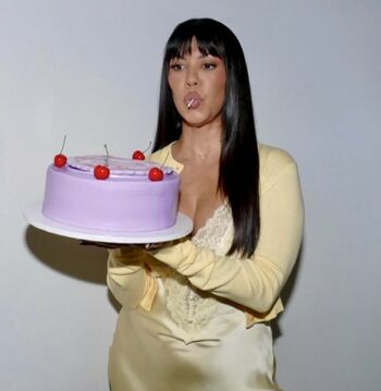 Kourtney kardashian leaked private photo uncensored HD quality