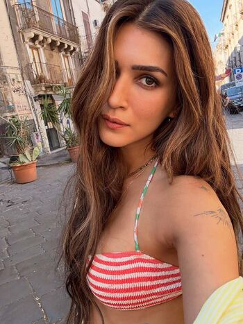 Kriti sanon leaked private photo uncensored HD quality