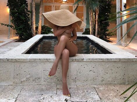 Kylie jenner  page leaked private photo uncensored HD quality