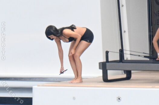 Kylie jenner  page leaked private photo uncensored HD quality